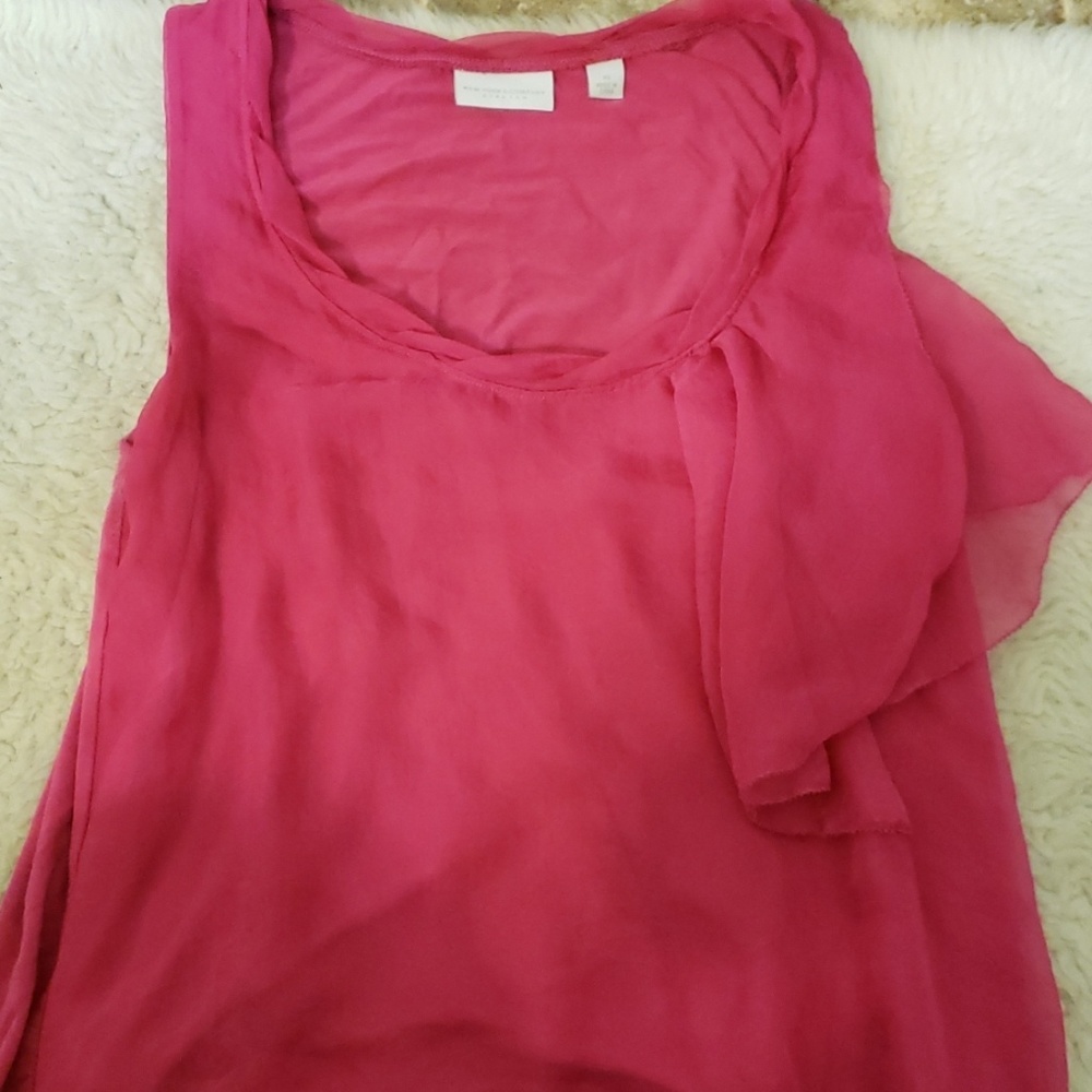 Sleeveless pink shirt